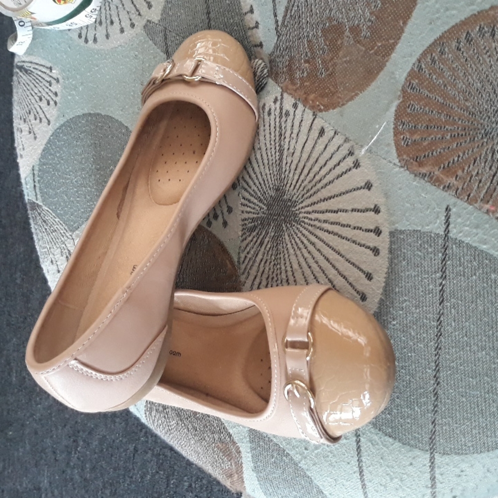 NWOT comfy beige memory foam flats.